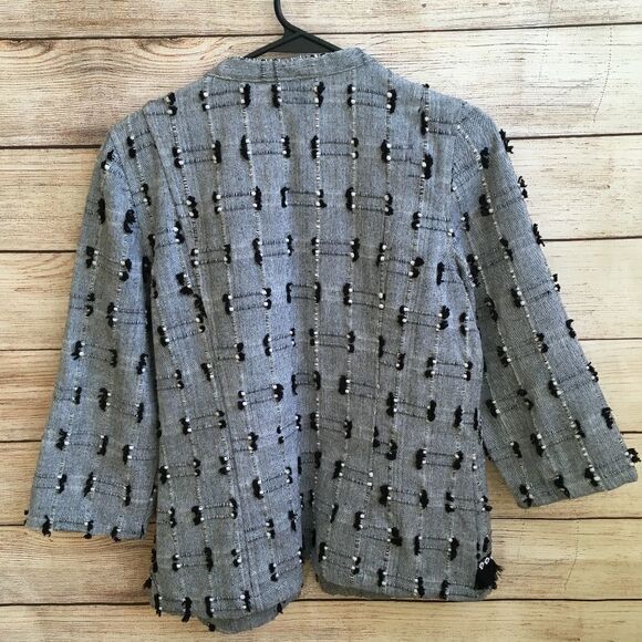 CHICOS TEXTURED BLAZER WITH APPLIQUED FLORAL FRONT‎ - Picture 5 of 7